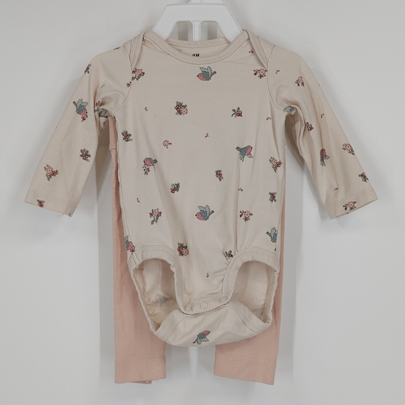 Baby Girl Bundle 0-3m - Picture 5 of 7